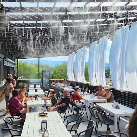 Szálloda Dacia-lux Modern